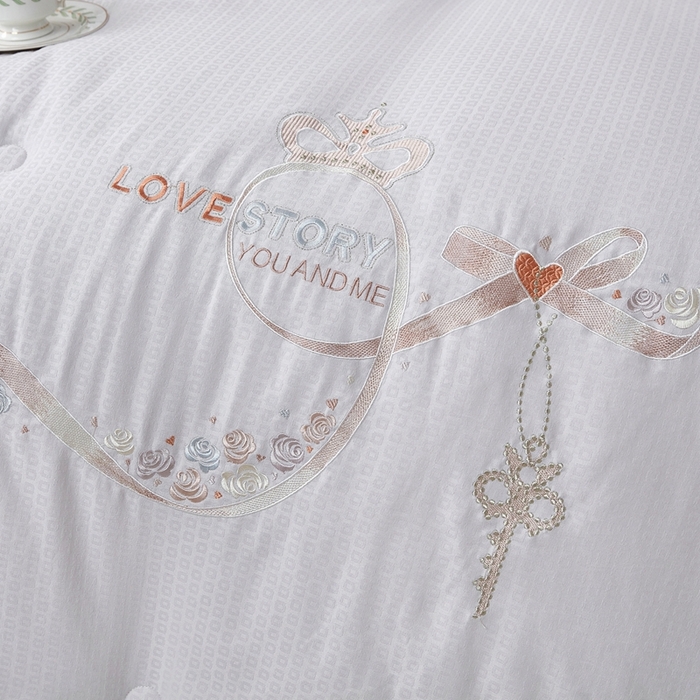 91家纺网 家纺一手货源 找家纺 仲旺居家纺 2025新款元绒棉绣花冬被婚庆冬被立体边被子被芯四季被 灰色