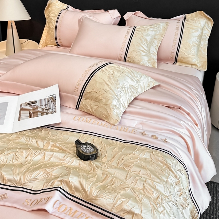 91家纺网 家纺一手货源 找家纺 帝王家纺 2025新款浮雕刺绣水洗天丝真丝夏被四件套冰丝三件套单夏被夏季直播 玉叶金枝—桃粉