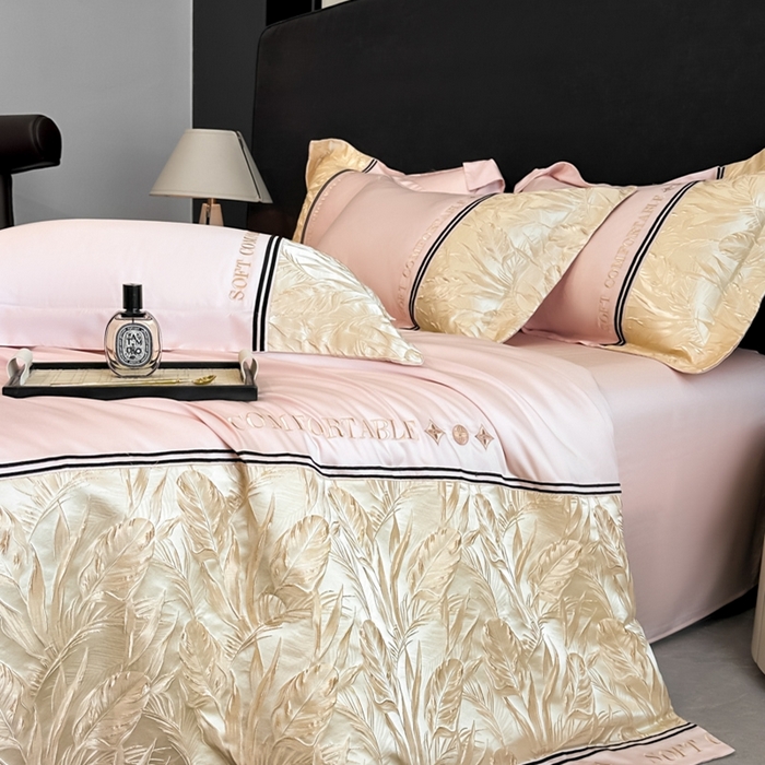 91家纺网 家纺一手货源 找家纺 帝王家纺 2025新款浮雕刺绣水洗天丝真丝夏被四件套冰丝三件套单夏被夏季直播 玉叶金枝—桃粉