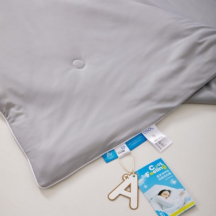 91家纺网 家纺一手货源 找家纺 仲旺居家纺 2025新款100%全锦纶凉感鸭凉感丝夏被冰淇淋夏被夏凉被 高级灰