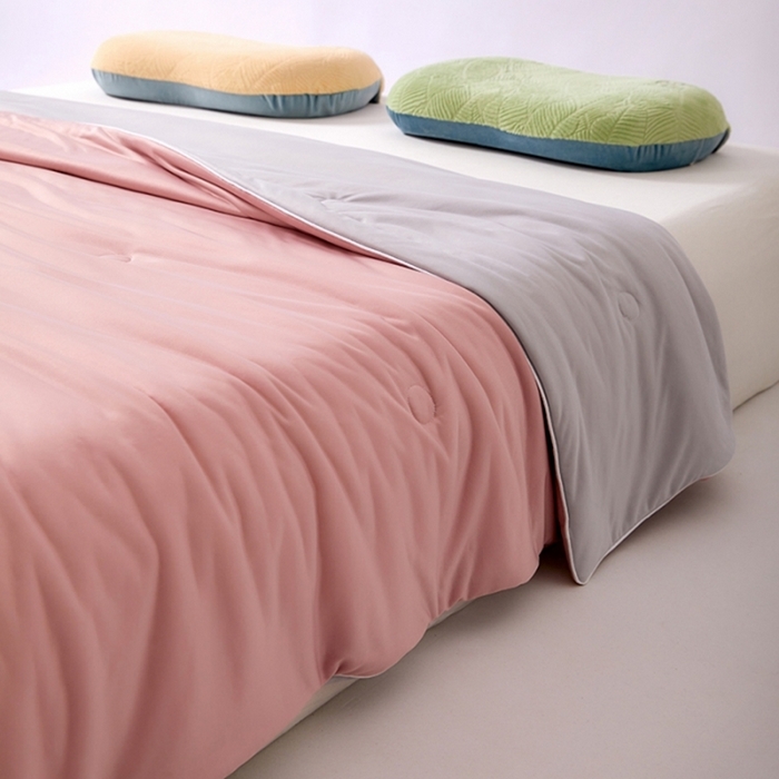 91家纺网 家纺一手货源 找家纺 仲旺居家纺 2025新款100%全锦纶凉感鸭凉感丝夏被冰淇淋夏被夏凉被 豆沙