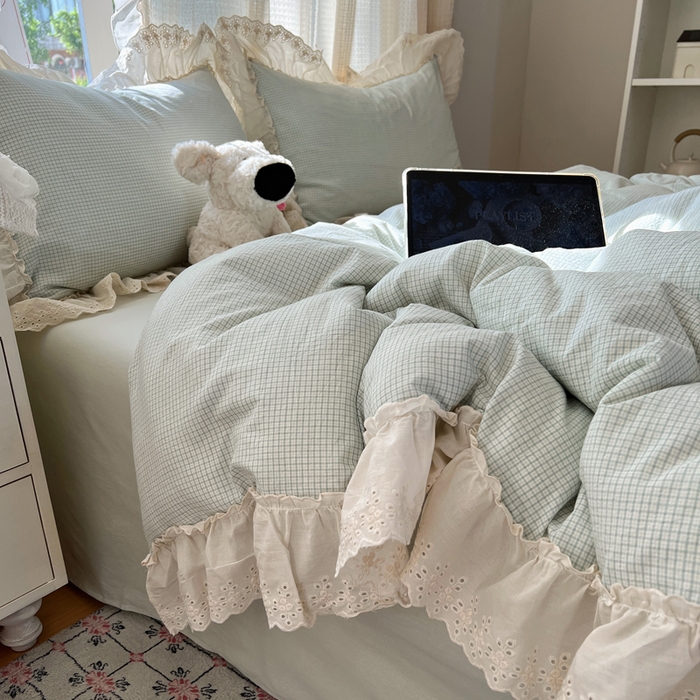 91家纺网 家纺一手货源 找家纺 六巷胡同 2025新款法式小清新全棉色织水洗棉花边款小格子四件套 花边纳卡绿格