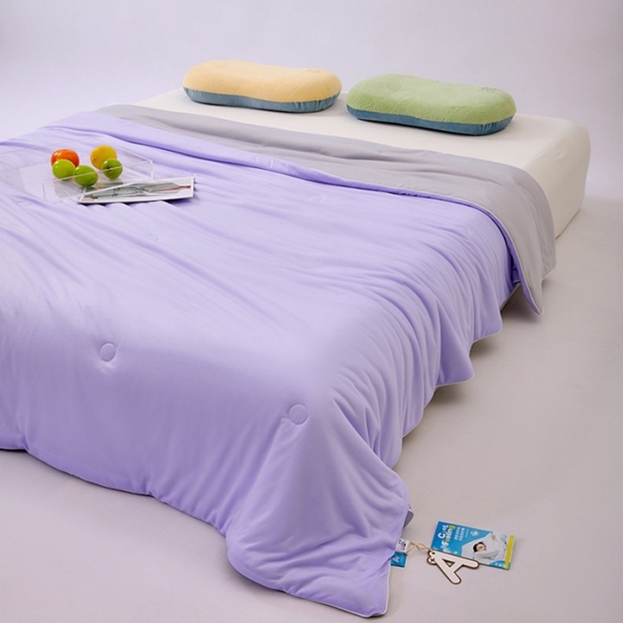 91家纺网 家纺一手货源 找家纺 仲旺居家纺 2025新款100%全锦纶凉感鸭凉感丝夏被冰淇淋夏被夏凉被 淡紫色