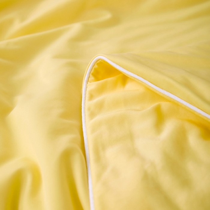 91家纺网 家纺一手货源 找家纺 仲旺居家纺 2025新款100%全锦纶凉感鸭凉感丝夏被冰淇淋夏被夏凉被 明黄