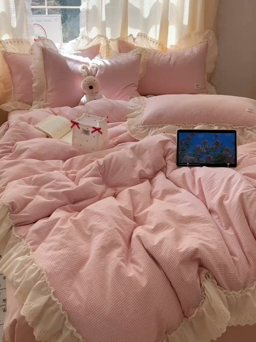 91家纺网 家纺一手货源 找家纺 （总）六巷胡同 2025新款法式小清新全棉色织水洗棉花边款小格子四件套