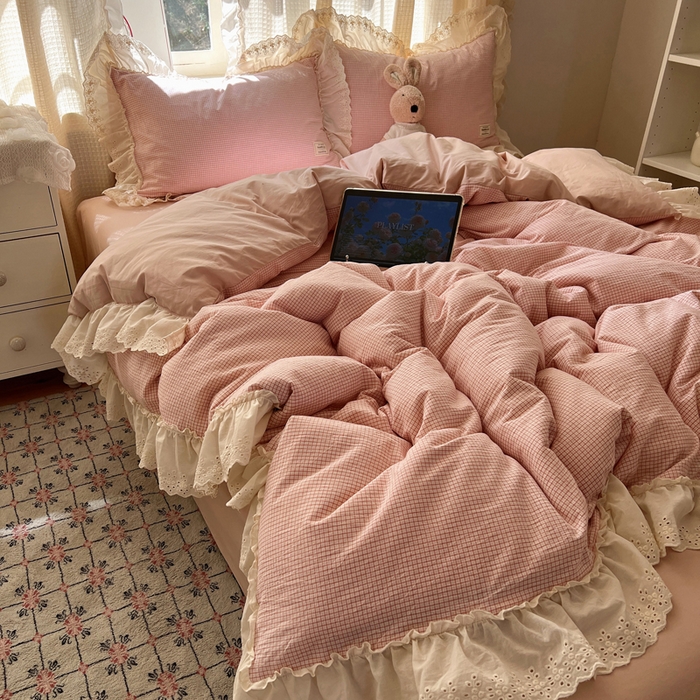 91家纺网 家纺一手货源 找家纺 （总）六巷胡同 2025新款法式小清新全棉色织水洗棉花边款小格子四件套