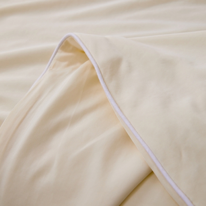 91家纺网 家纺一手货源 找家纺 仲旺居家纺 2025新款100%全锦纶凉感鸭凉感丝夏被冰淇淋夏被夏凉被 奶茶白