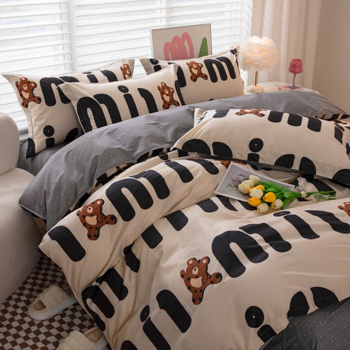 91家纺网 家纺一手货源 找家纺 贝兰仙奴 2025春夏新款全棉纯棉12868印花四件套 熊仔贝贝