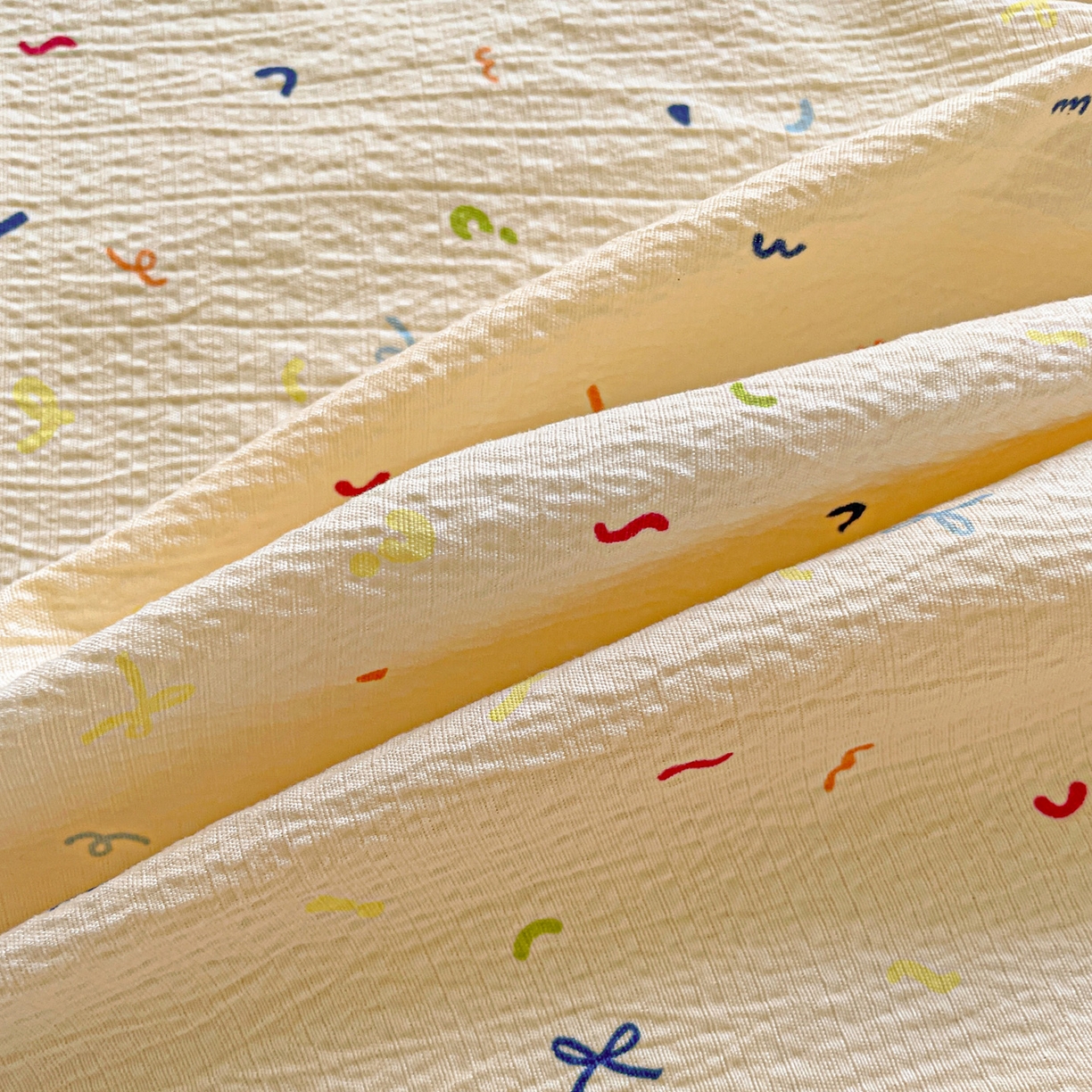 91家纺网 家纺一手货源 找家纺 优选 2025新款母婴级ins小清新双层纱印花床单枕套三件套 缤纷世界