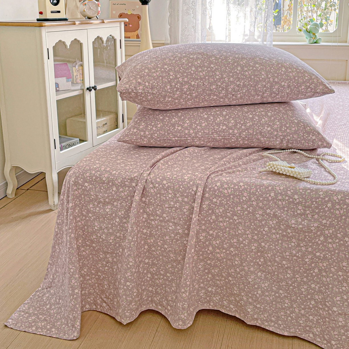 91家纺网 家纺一手货源 找家纺 优选 2025新款母婴级ins小清新双层纱印花床单枕套三件套 晨幕花间