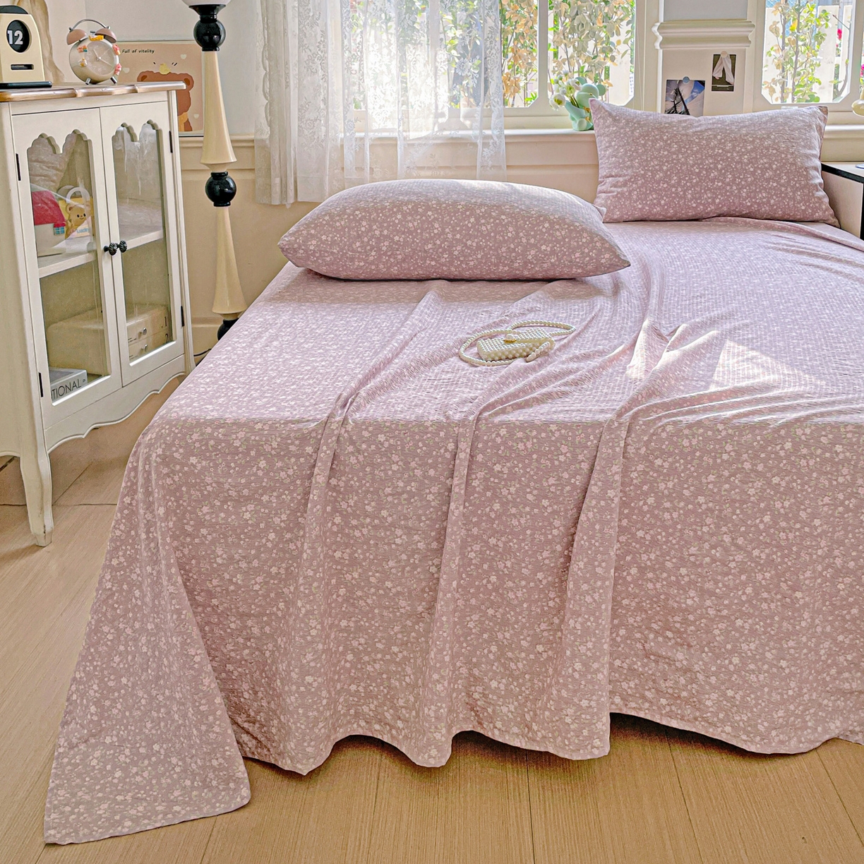 91家纺网 家纺一手货源 找家纺 优选 2025新款母婴级ins小清新双层纱印花床单枕套三件套 晨幕花间