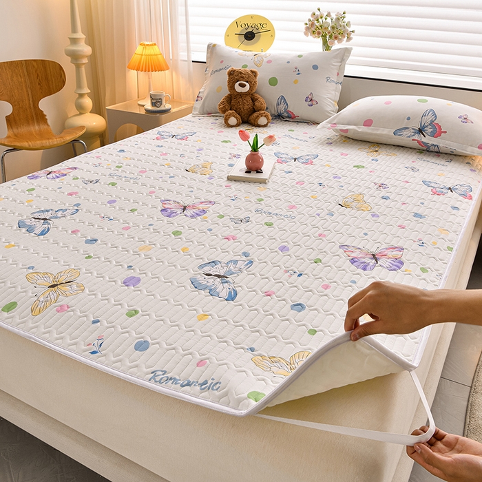 91家纺网 家纺一手货源 找家纺 床笠人家 2025新款全棉夹棉防水床垫 蝶舞