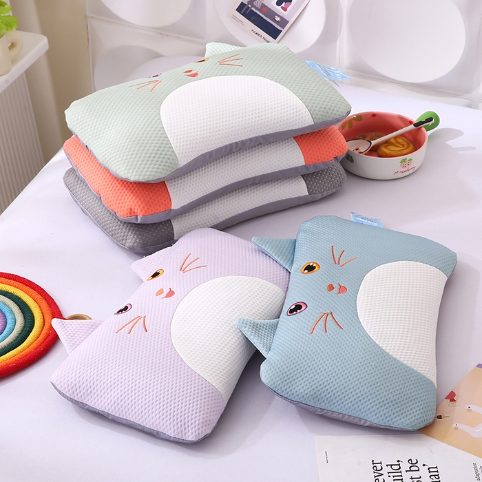 91家纺网 家纺一手货源 找家纺 蔻眠 小猫咪-夏季凉感丝卡通荞麦枕头儿童学生防出汗枕芯 主图 24x45cm