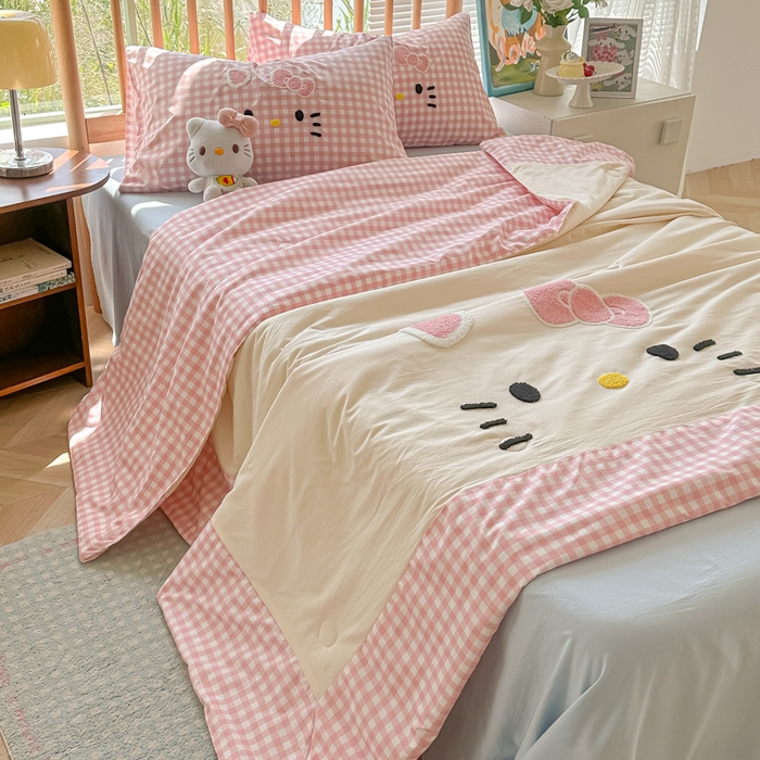 91家纺网 家纺一手货源 找家纺 （总）子钦2025云朵棉爆款拼角毛巾绣夏被场景二