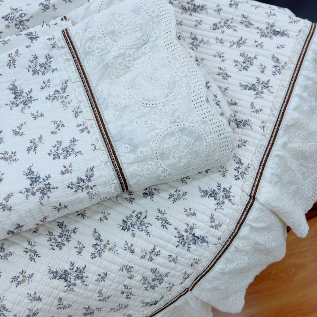 91家纺网 家纺一手货源 找家纺 暖居 2025新款法式13370高密小碎花40支全棉纯棉床盖四件套 风信子