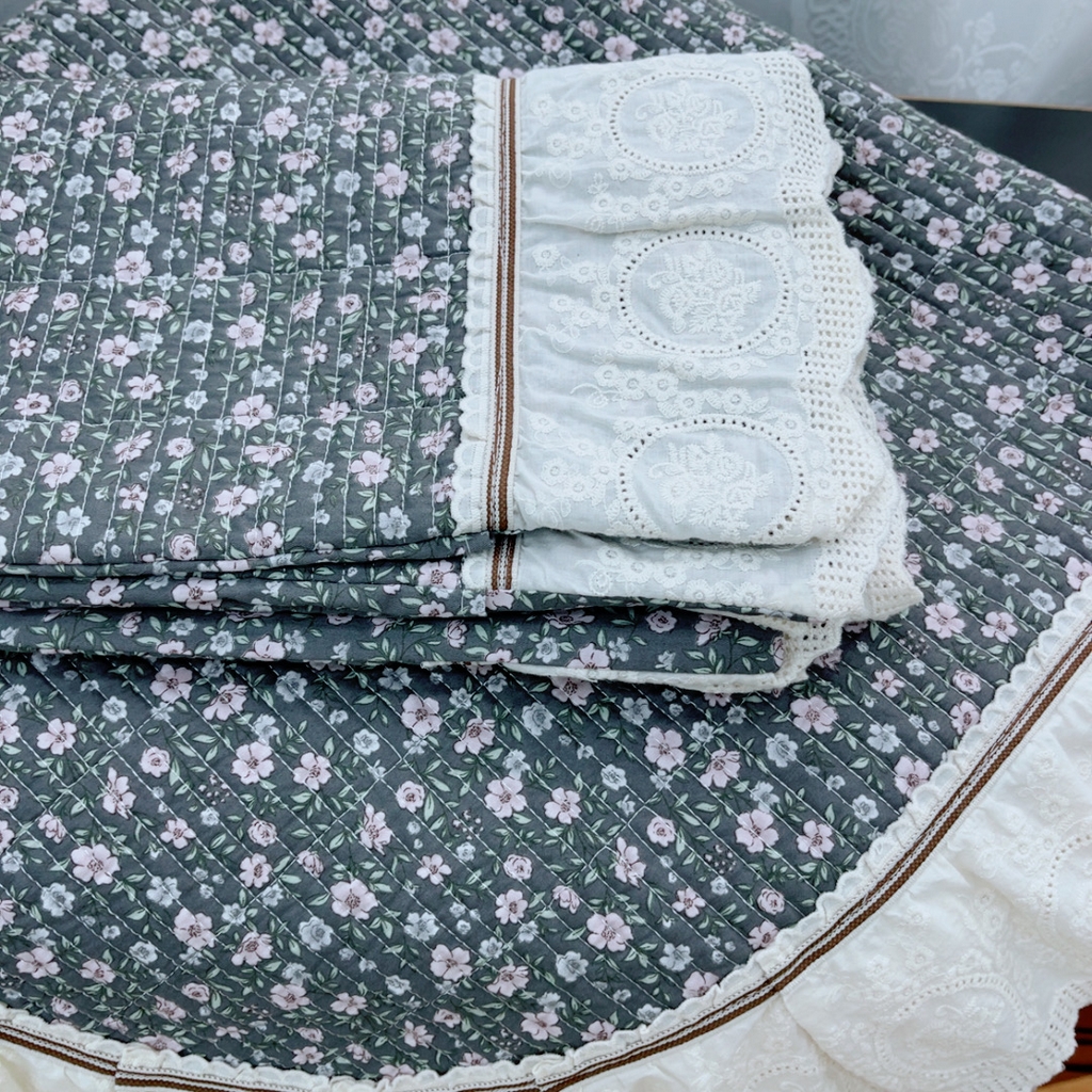 91家纺网 家纺一手货源 找家纺 暖居 2025新款法式13370高密小碎花40支全棉纯棉床盖四件套 竺蓝