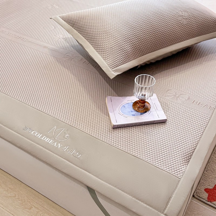 91家纺网 家纺一手货源 找家纺 暖居 2025新款复合凉席席子三件套 简约包边款咖色