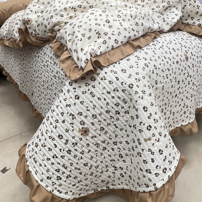 91家纺网 家纺一手货源 找家纺 寝居阁 2025新款床盖四件套 摩登豹纹