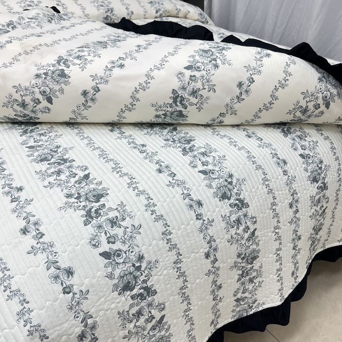 91家纺网 家纺一手货源 找家纺 寝居阁 2025新款床盖四件套 雾蓝格调