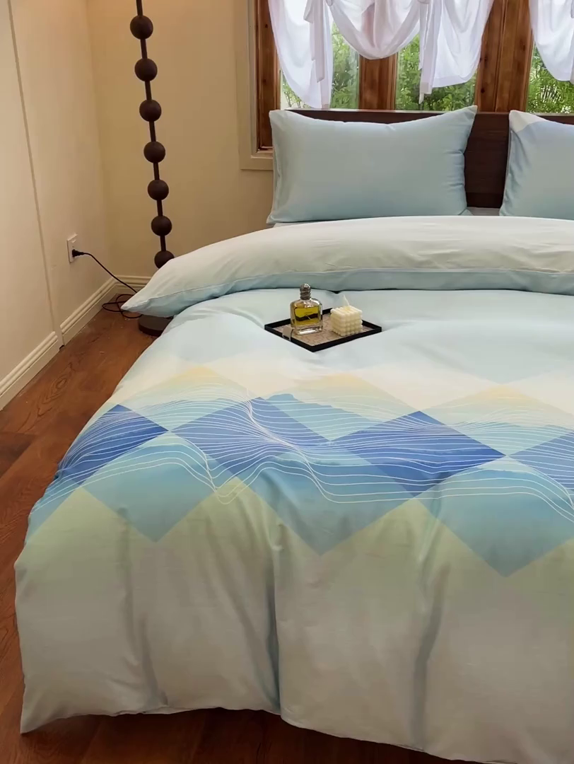 91家纺网 家纺一手货源 找家纺 耀悦家纺 2025年60支纯棉印花四件套长绒棉被套床单 梦幻林海