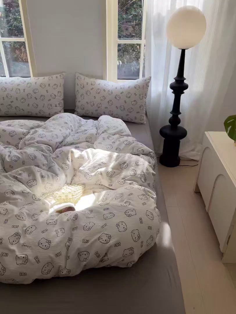 91家纺网 家纺一手货源 找家纺 水木坊 2025新款云感针织双层纱三件套四件套 猫咪恋人