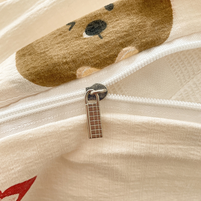 91家纺网 家纺一手货源 找家纺 水木坊 2025新款云感针织双层纱三件套四件套 奇妙小熊-米