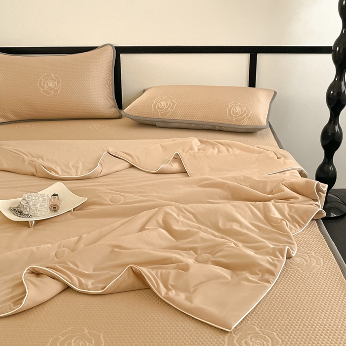 91家纺网 家纺一手货源 找家纺 欧邦2025新款提花冰豆豆床笠款夏被四件套-牡丹系列 牡丹-摩卡咖