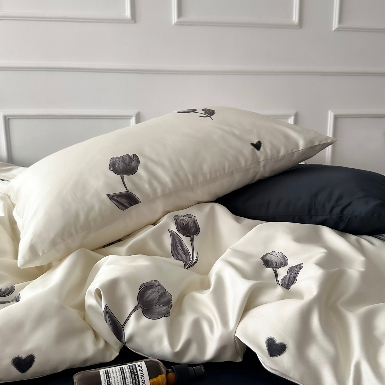 91家纺网 家纺一手货源 找家纺 （总）2025新款数码印花全棉四件套-玫瑰的故事（送手提袋）【严格控价券后不低于  318和338元 】