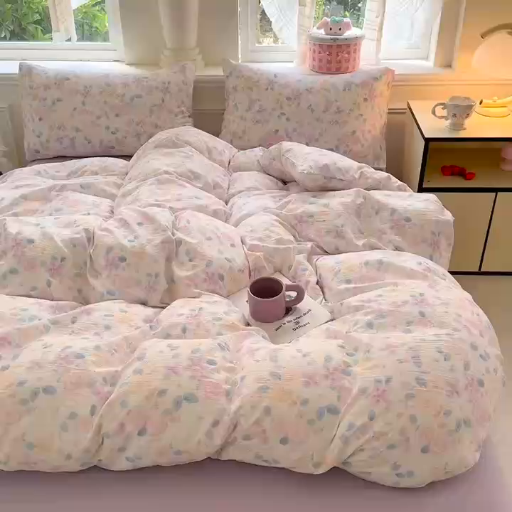 91家纺网 家纺一手货源 找家纺  （提供买家秀 爆款花型 不断货）2025新款超柔A类云感棉木棉双层纱四件套 时间画报