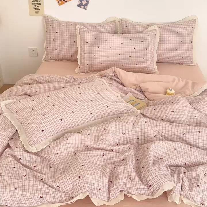 91家纺网 家纺一手货源 找家纺 斯卡诺家纺 2025新款纯棉花边双层纱夏被四件套水洗棉夏被四件套