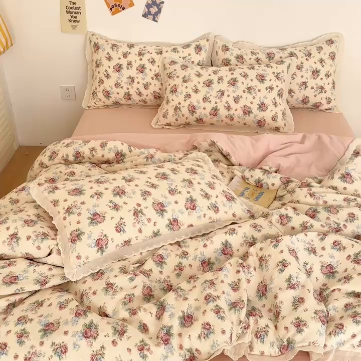 91家纺网 家纺一手货源 找家纺 斯卡诺家纺 2025新款纯棉花边双层纱夏被四件套水洗棉夏被四件套