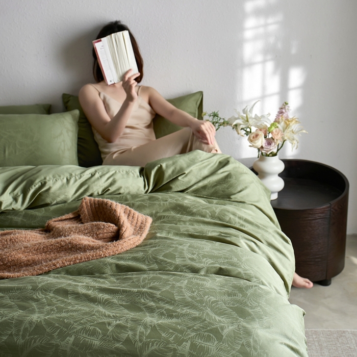 91家纺网 家纺一手货源 找家纺 亿梵家居 2025新款高端A类长绒棉四件套全棉提花轻奢全棉四件套 卡美伦-莺草绿