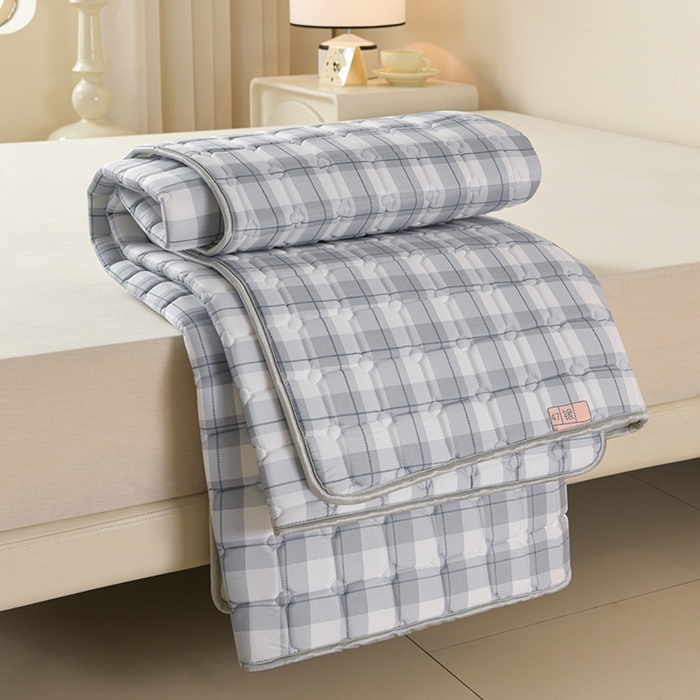 91家纺网 家纺一手货源 找家纺 美克家居2025新款加厚防水软床垫 A级格子蓝防水款