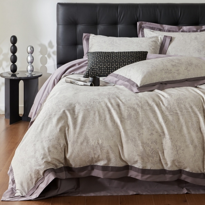 91家纺网 家纺一手货源 找家纺 由丽家纺 2025新款数码印花双层边拼角活性数码印花四件套（控价券后399起） 浮世-灰