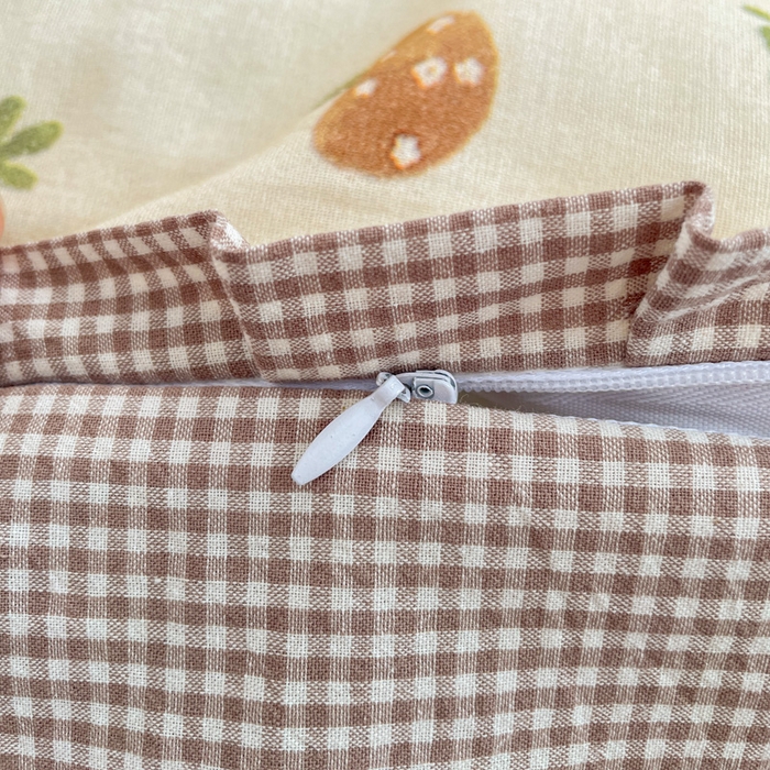 91家纺网 家纺一手货源 找家纺 卓昌枕芯 2025新款全棉纯棉双层纱花边可拆洗枕头双面可用荞麦枕羽丝绒枕头枕芯 磨菇林-全棉双层纱枕头 儿童学生款30x50cm枕套加羽丝绒内胆