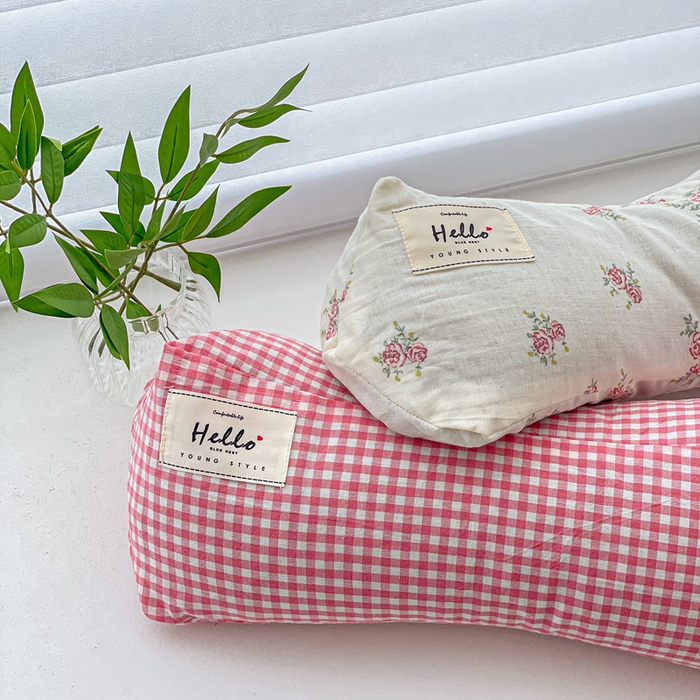 91家纺网 家纺一手货源 找家纺 卓昌枕芯 2025新款全棉双层纱颈椎枕全棉水洗棉三角枕枕头枕芯 粉格--全棉水洗棉颈椎枕 45x15cm单枕/只