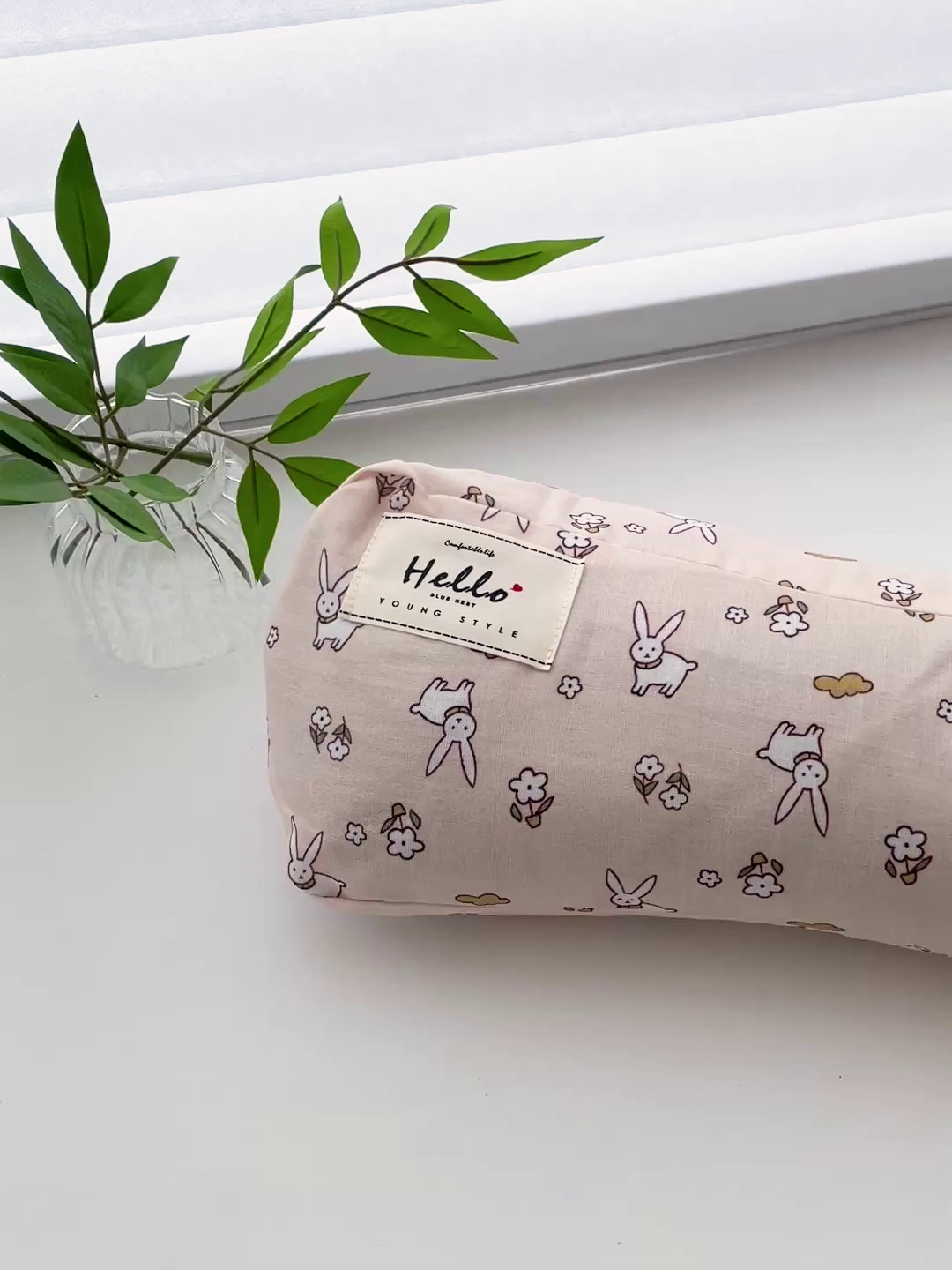 91家纺网 家纺一手货源 找家纺 卓昌枕芯 2025新款全棉双层纱颈椎枕全棉水洗棉三角枕枕头枕芯 花朵兔-全棉双层纱颈椎枕 45x15cm单枕/只