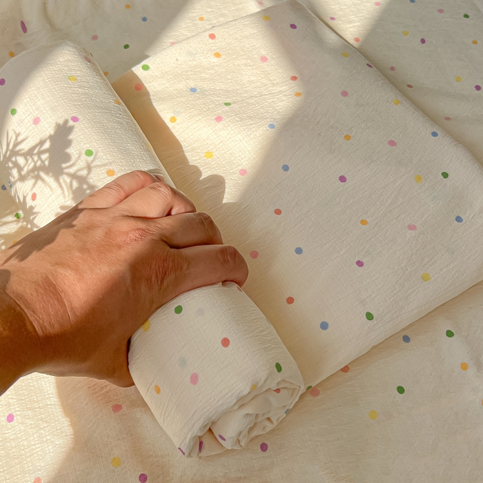 91家纺网 家纺一手货源 找家纺 韩巢家纺 2025新款云感提花双层纱床单被单枕套三件套 波点世界