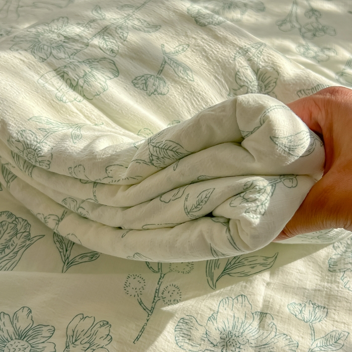 91家纺网 家纺一手货源 找家纺 韩巢家纺 2025新款云感提花双层纱床单被单枕套三件套 海像森林