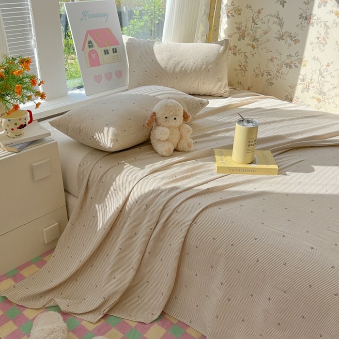 91家纺网 家纺一手货源 找家纺 韩巢家纺 2025新款云感提花双层纱床单被单枕套三件套 米倾心