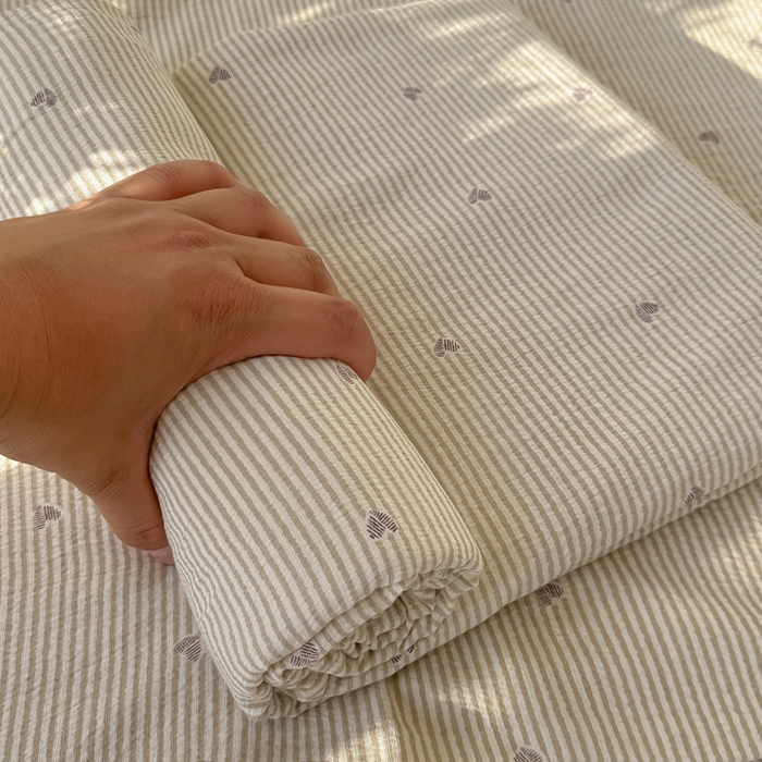 91家纺网 家纺一手货源 找家纺 韩巢家纺 2025新款云感提花双层纱床单被单枕套三件套 米倾心