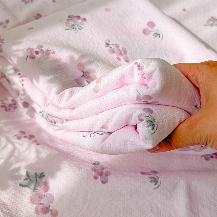 91家纺网 家纺一手货源 找家纺 韩巢家纺 2025新款云感提花双层纱床单被单枕套三件套 葡萄七分甜