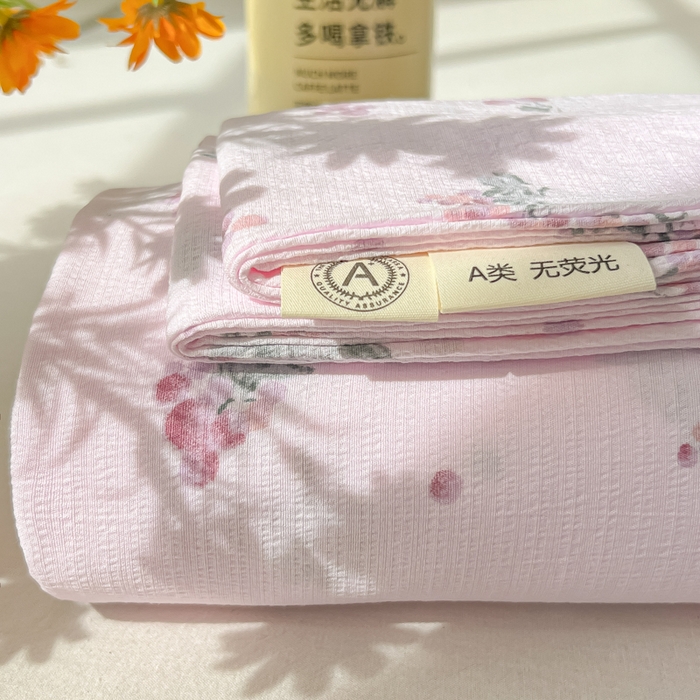 91家纺网 家纺一手货源 找家纺 韩巢家纺 2025新款云感提花双层纱床单被单枕套三件套 葡萄七分甜