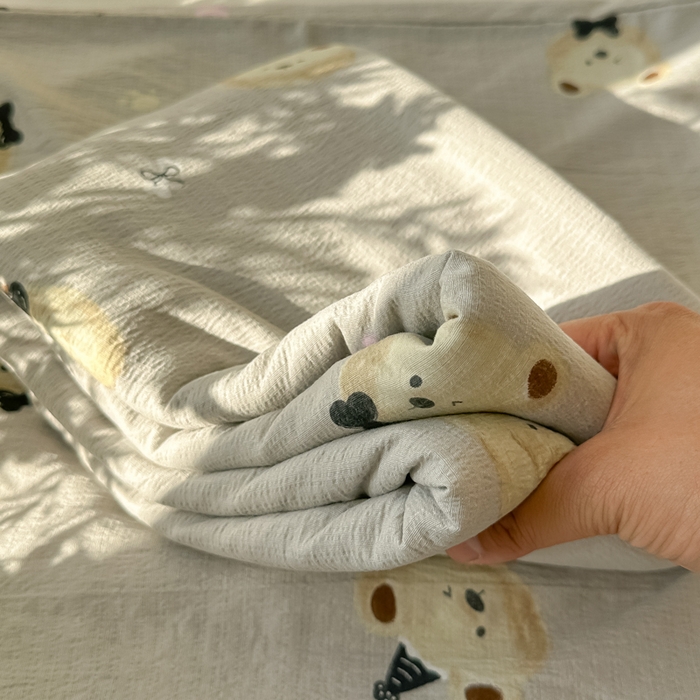 91家纺网 家纺一手货源 找家纺 韩巢家纺 2025新款云感提花双层纱床单被单枕套三件套 奇妙小熊