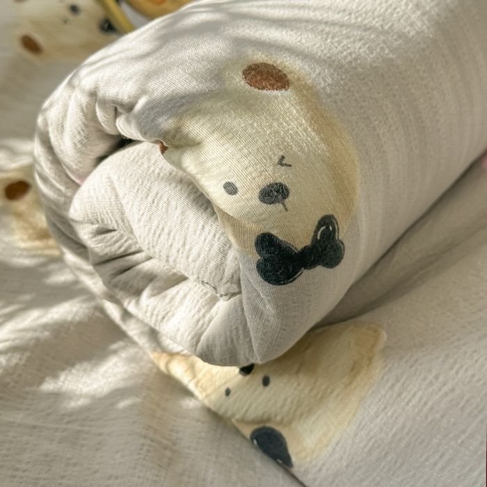 91家纺网 家纺一手货源 找家纺 韩巢家纺 2025新款云感提花双层纱床单被单枕套三件套 奇妙小熊