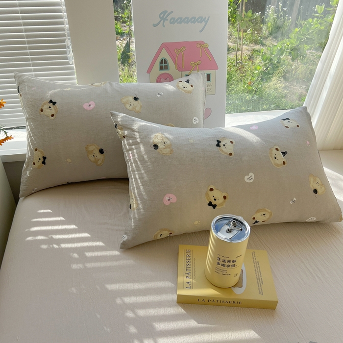 91家纺网 家纺一手货源 找家纺 韩巢家纺 2025新款云感提花双层纱床单被单枕套三件套 奇妙小熊