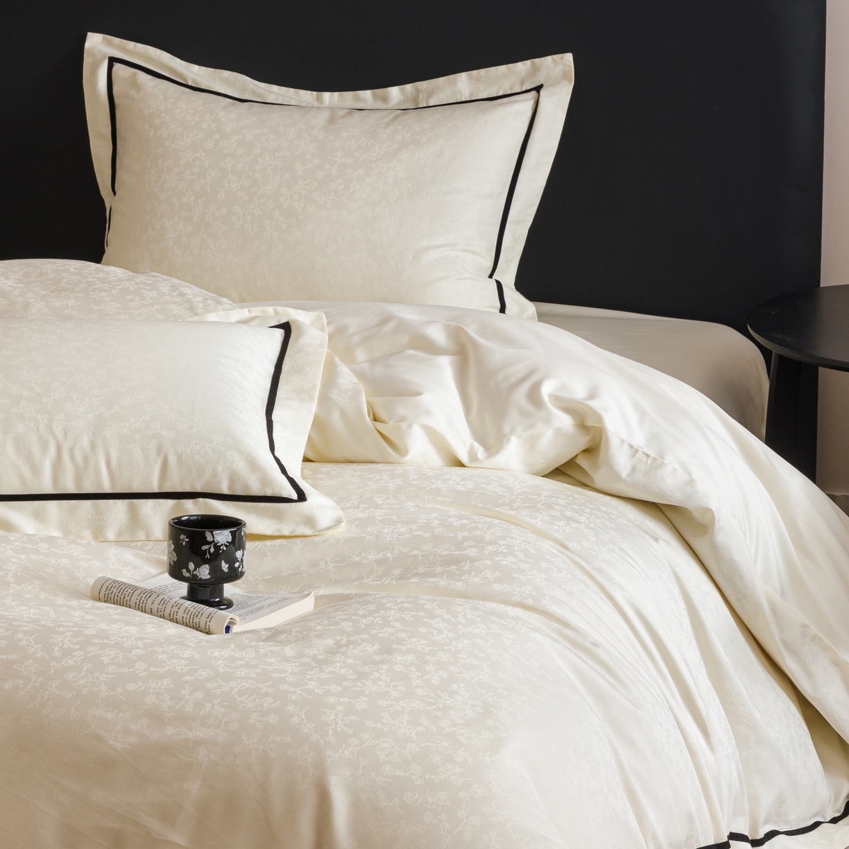 91家纺网 家纺一手货源 找家纺 （总）库里梦家纺 2025新款100S贡缎提花长绒棉纯棉四件套--玛奇朵