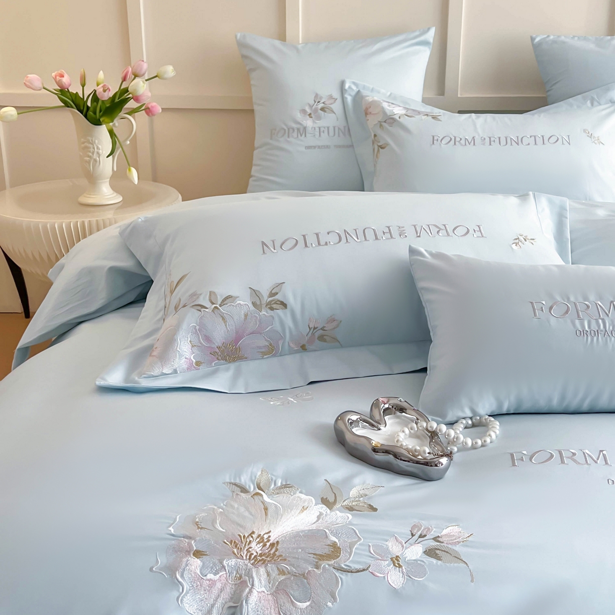 91家纺网 家纺一手货源 找家纺 库里梦家纺 2025新款100S长绒棉纯棉刺绣四件套-春不晚花 春不晚花-浅云蓝