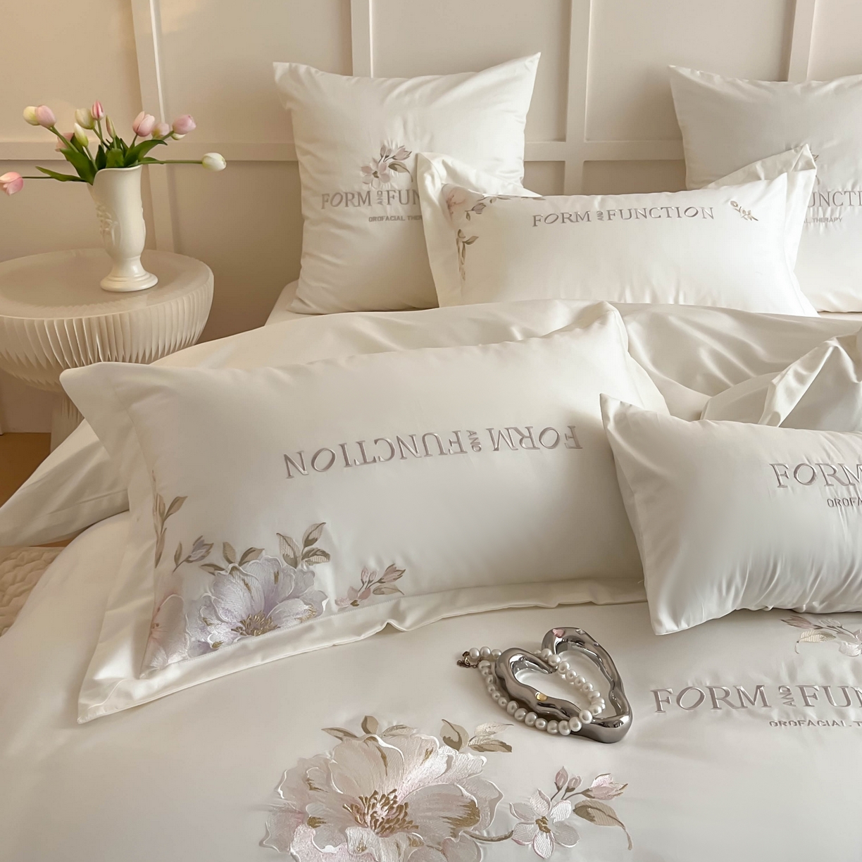 91家纺网 家纺一手货源 找家纺 库里梦家纺 2025新款100S长绒棉纯棉刺绣四件套-春不晚花 春不晚花-皓月白