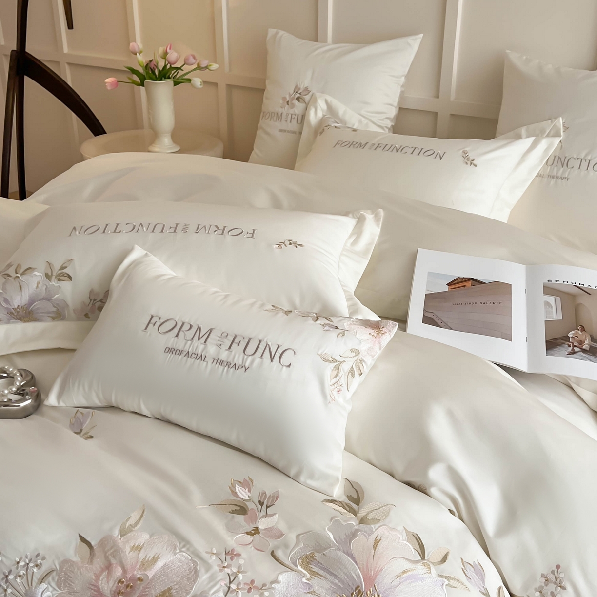 91家纺网 家纺一手货源 找家纺 库里梦家纺 2025新款100S长绒棉纯棉刺绣四件套-春不晚花 春不晚花-皓月白